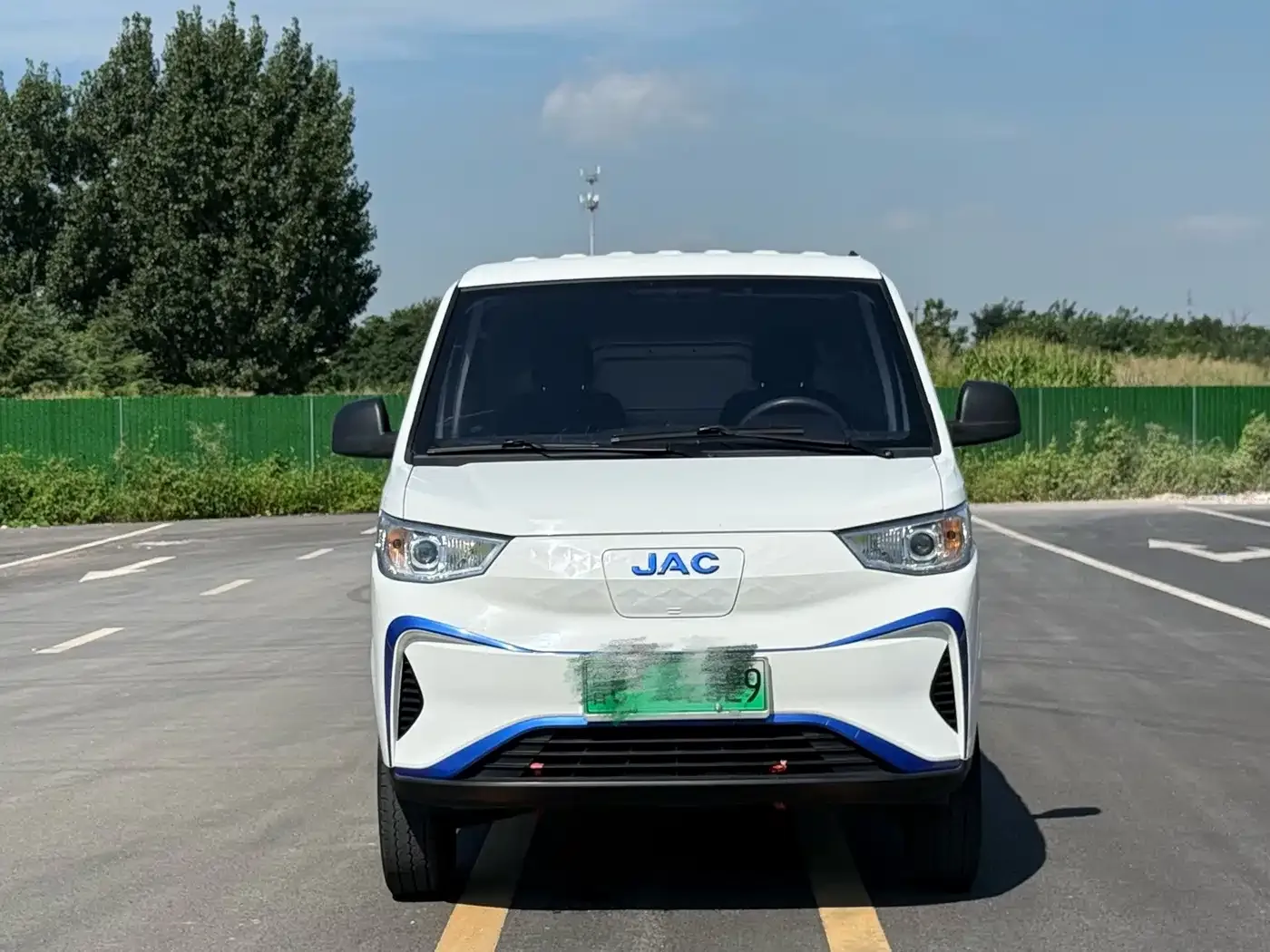 JAC Motors Blue Cat 2023 M1 Gotion High-Tech 40.55kWh Flagship — Фото автомобиля 2
