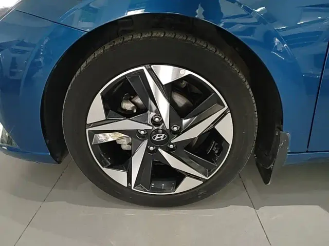 Hyundai Elantra — Фото автомобиля 22