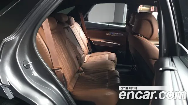 Genesis GV70 — Фото автомобиля 18