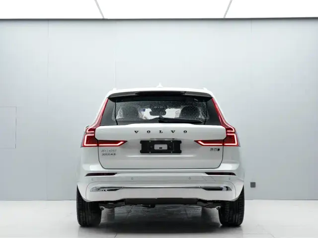 Volvo XC60 — Фото автомобиля 4