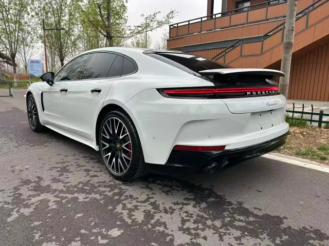 Porsche Panamera — Фото автомобиля 14