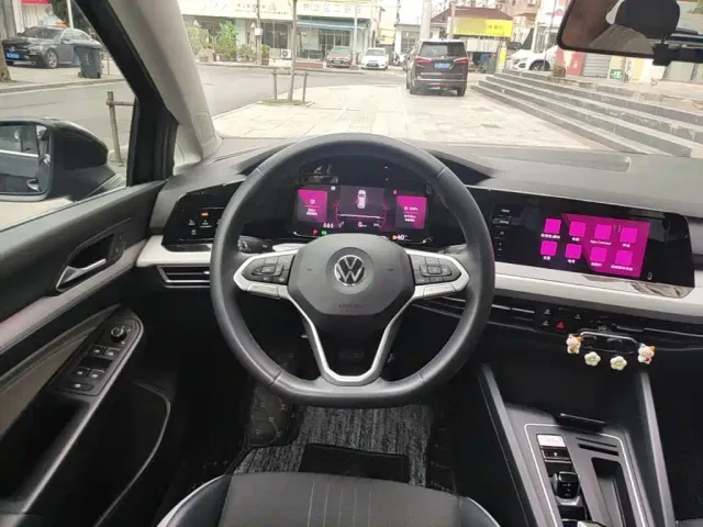 Volkswagen Golf — Фото автомобиля 10