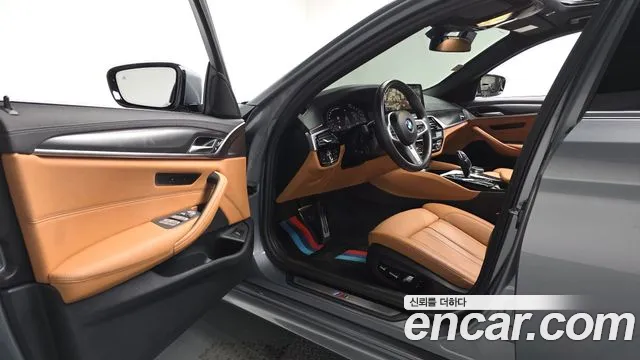 BMW 5 Series G30 — Фото автомобиля 9