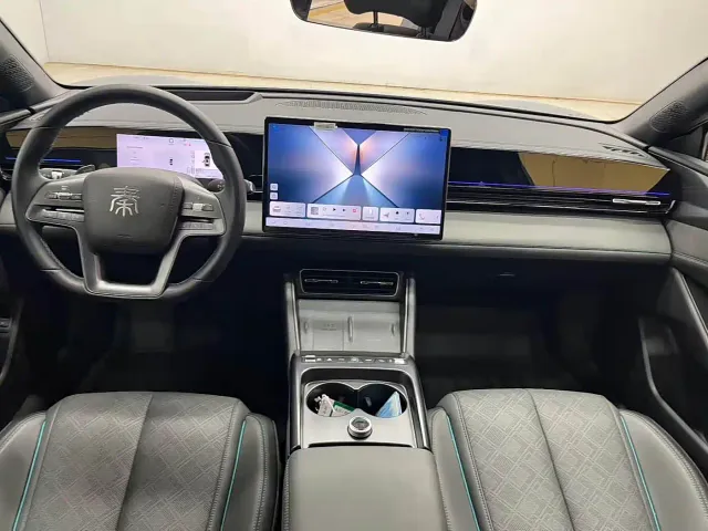 BYD Qin L — Фото автомобиля 5