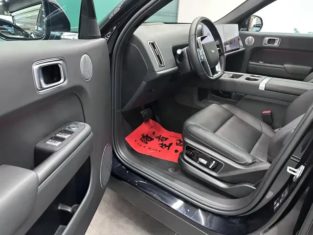 Li Auto L7 — Фото автомобиля 7