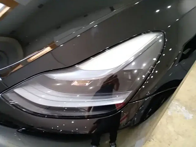 Tesla Model Y — Фото автомобиля 23
