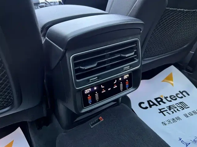Audi Q7 — Фото автомобиля 24