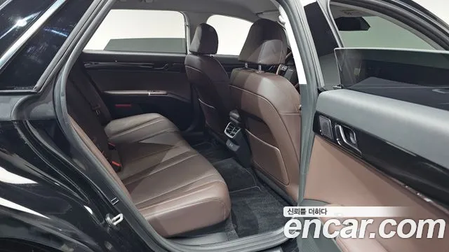 Hyundai Grandeur Grandeur (GN7) 2.5 Бензин 2WD — Фото автомобиля 9
