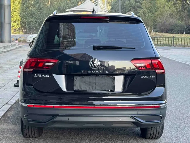 Volkswagen Tiguan L — Фото автомобиля 5