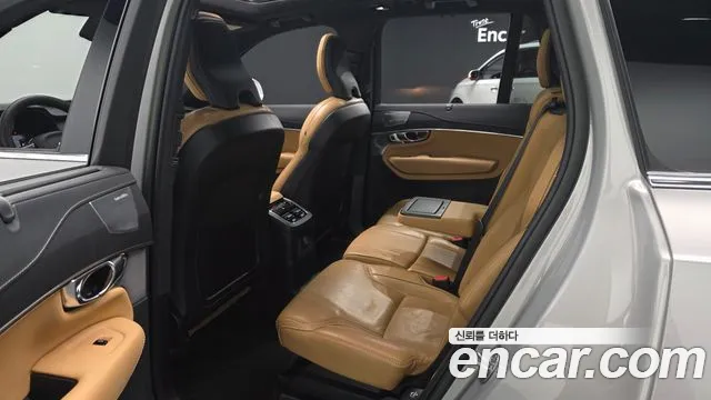 Volvo XC90 — Фото автомобиля 17