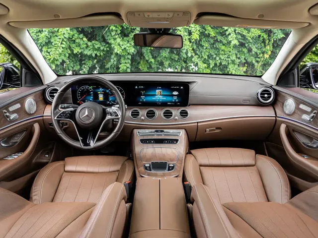 Mercedes-Benz Mercedes-Benz E-Class 2022 E 300 L Luxury — Фото автомобиля 15