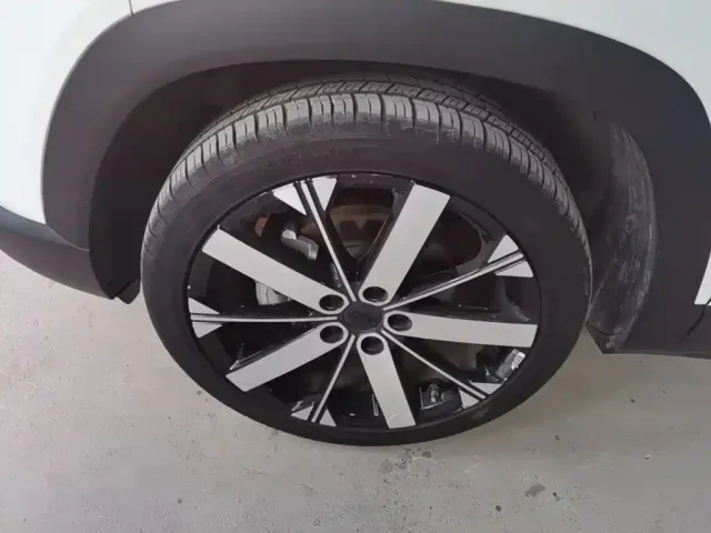 Geely ICON — Фото автомобиля 24