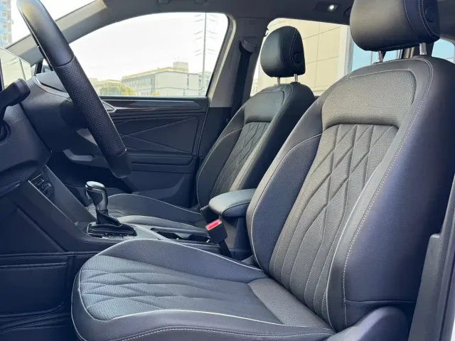Volkswagen Tiguan L — Фото автомобиля 10