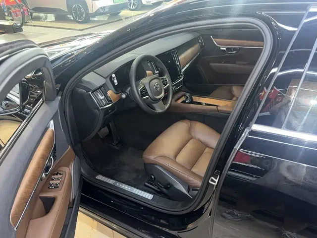 Volvo S90 — Фото автомобиля 7