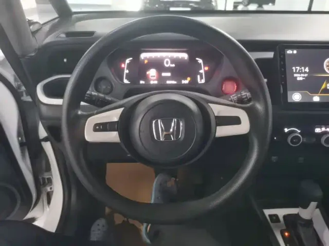 Honda Fit — Фото автомобиля 10