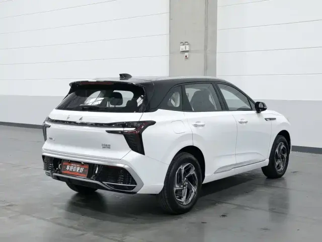 Hongqi HS3 — Фото автомобиля 2