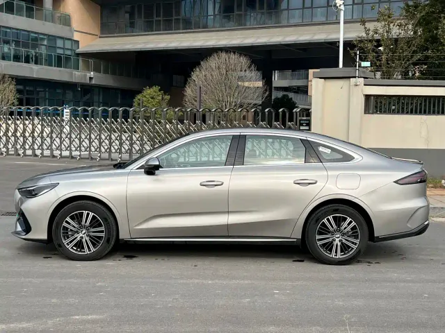 Geely Galaxy Stellar 6 — Фото автомобиля 8