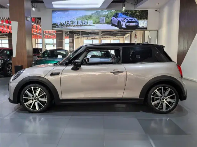 MINI Hatch — Фото автомобиля 3