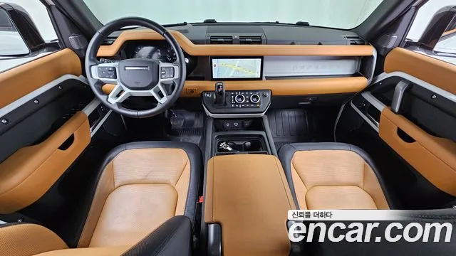 Land Rover Defender — Фото автомобиля 10