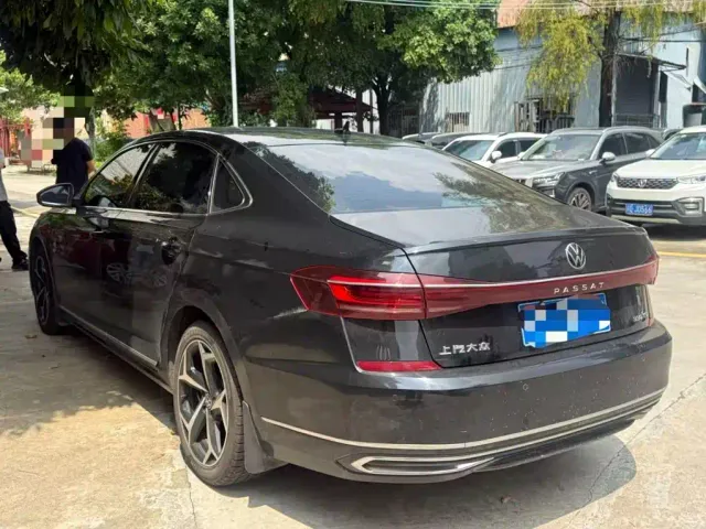 Volkswagen Passat — Фото автомобиля 7