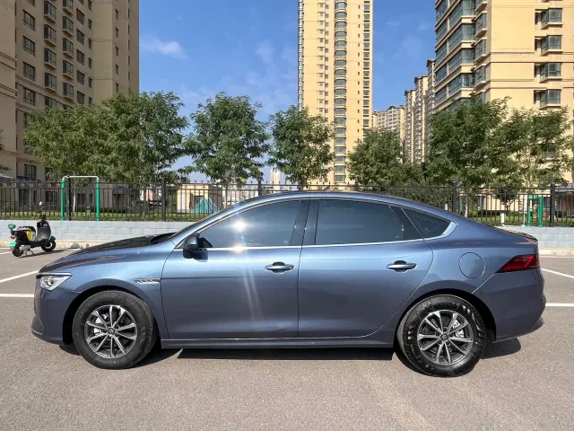 BYD Qin PLUS — Фото автомобиля 12