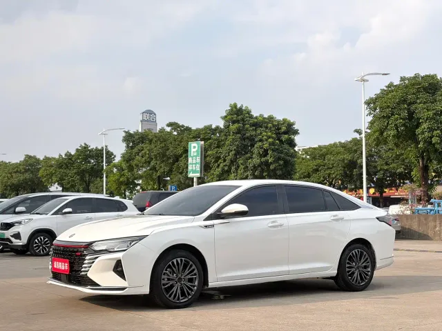 Фотография автомобиля — Dongfeng Yixuan MAX