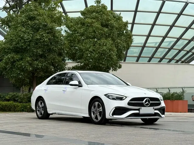 Mercedes-Benz C-Class — Фото автомобиля 3