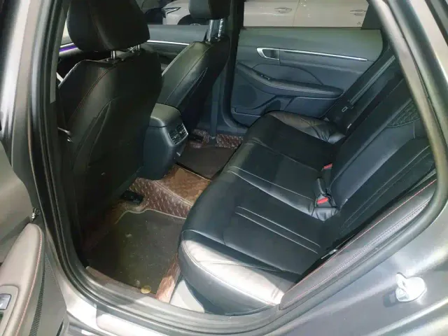 Hyundai Sonata — Фото автомобиля 16