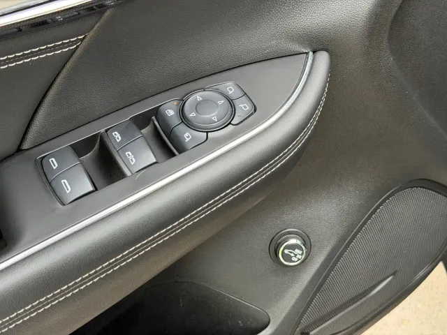 Buick Envision Plus — Фото автомобиля 8