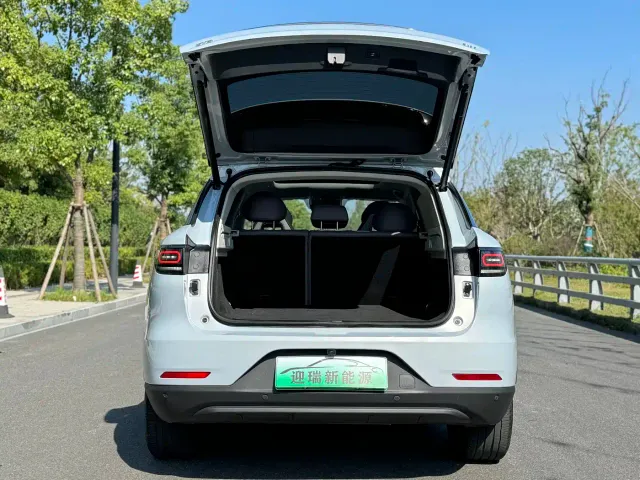 Leapmotor C11 — Фото автомобиля 11