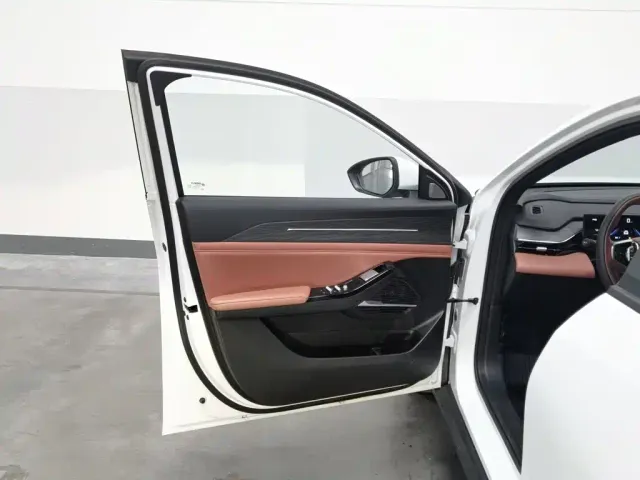 Geely Galaxy L6 — Фото автомобиля 8