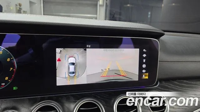 Mercedes-Benz E-Class — Фото автомобиля 14