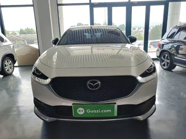 Mazda CX-30 EV — Фото автомобиля 2