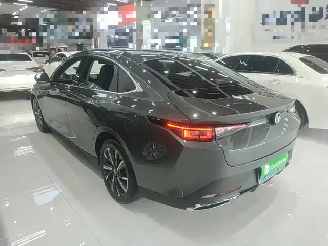 Changan Eado — Фото автомобиля 4