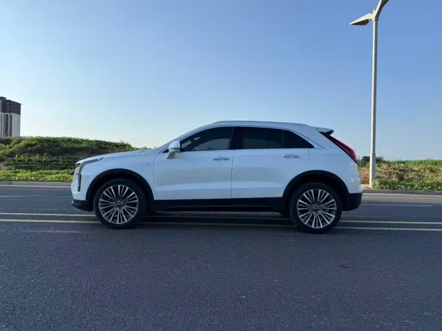 Cadillac XT4 — Фото автомобиля 4