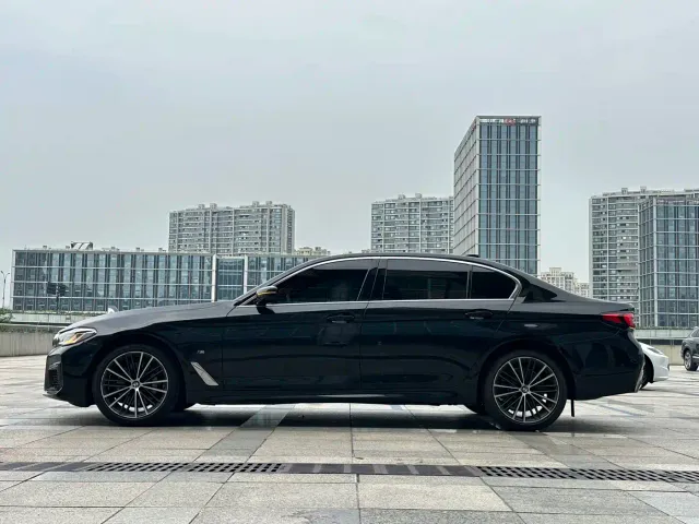 BMW 5 Series — Фото автомобиля 7
