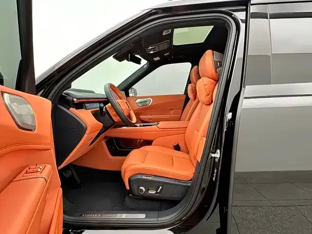 Lynk & Co 900 — Фото автомобиля 12