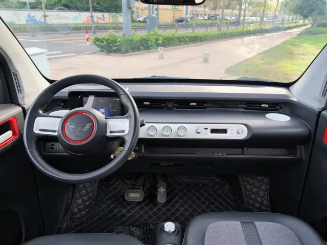 Wuling Hongguang Mini EV — Фото автомобиля 13