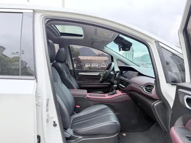 GAC Trumpchi M6 — Фото автомобиля 10