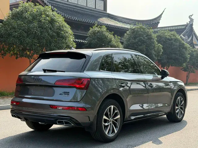 Audi Q5L — Фото автомобиля 9