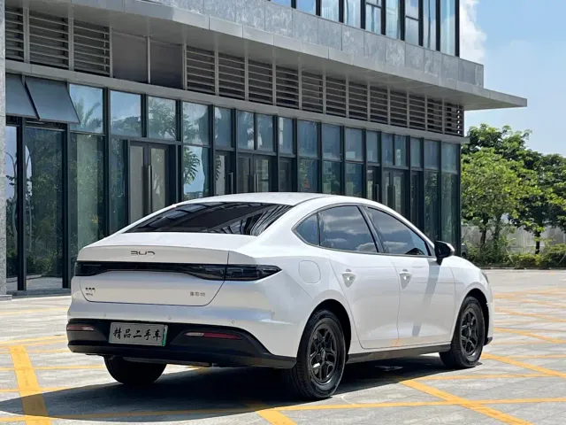 BYD Seal 05 DM-i — Фото автомобиля 6