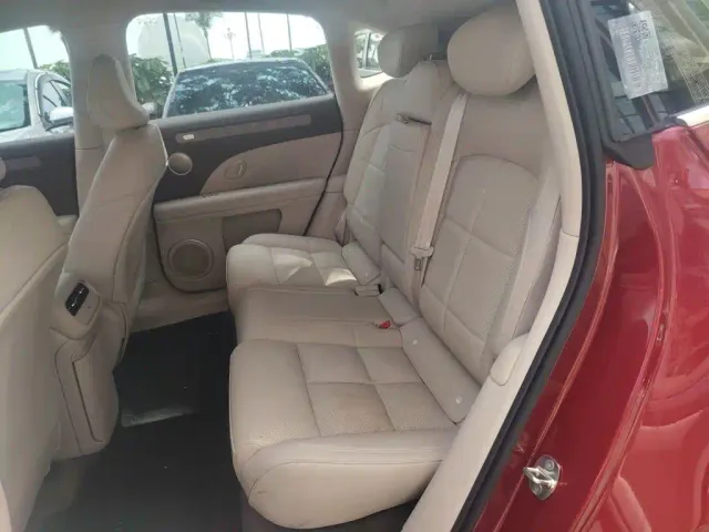 IM Motors LS6 — Фото автомобиля 14