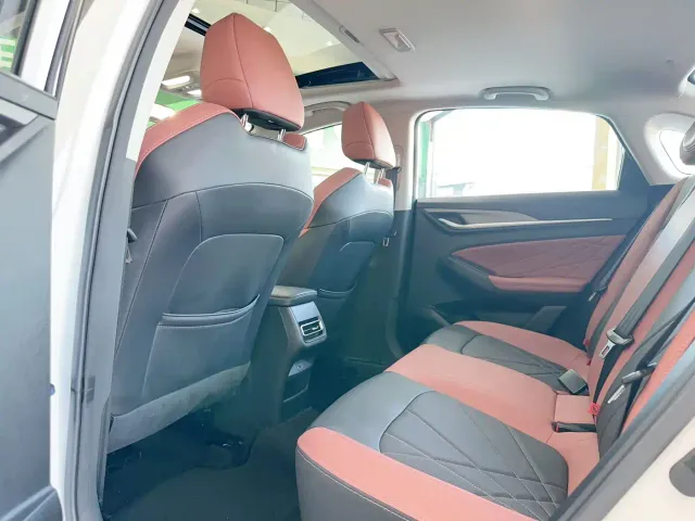 Changan Eado — Фото автомобиля 8