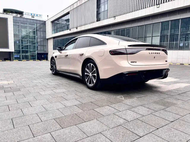 Luxeed S7 — Фото автомобиля 6