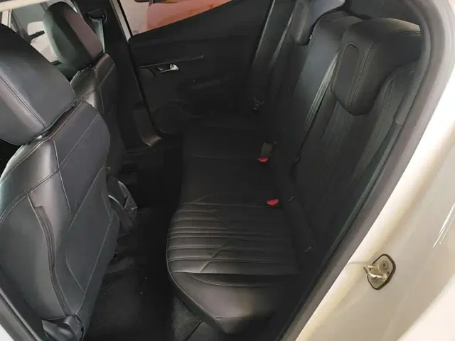 Peugeot 2008 — Фото автомобиля 16