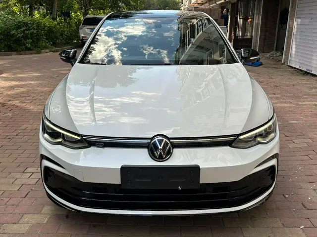 Volkswagen Golf — Фото автомобиля 2