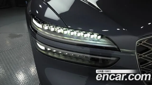 Genesis GV70 2.5T Бензин 2WD — Фото автомобиля 21