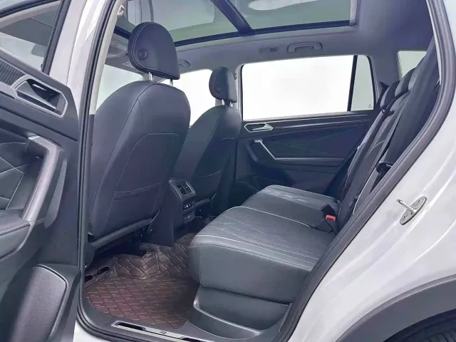 Volkswagen Tiguan L — Фото автомобиля 3