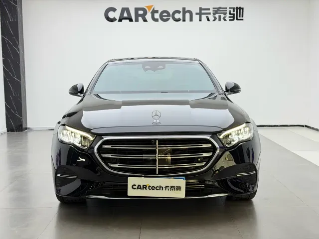 Mercedes-Benz E-Class — Фото автомобиля 2