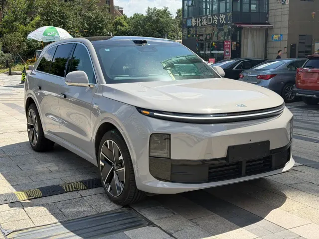 Li Auto L6 — Фото автомобиля 3